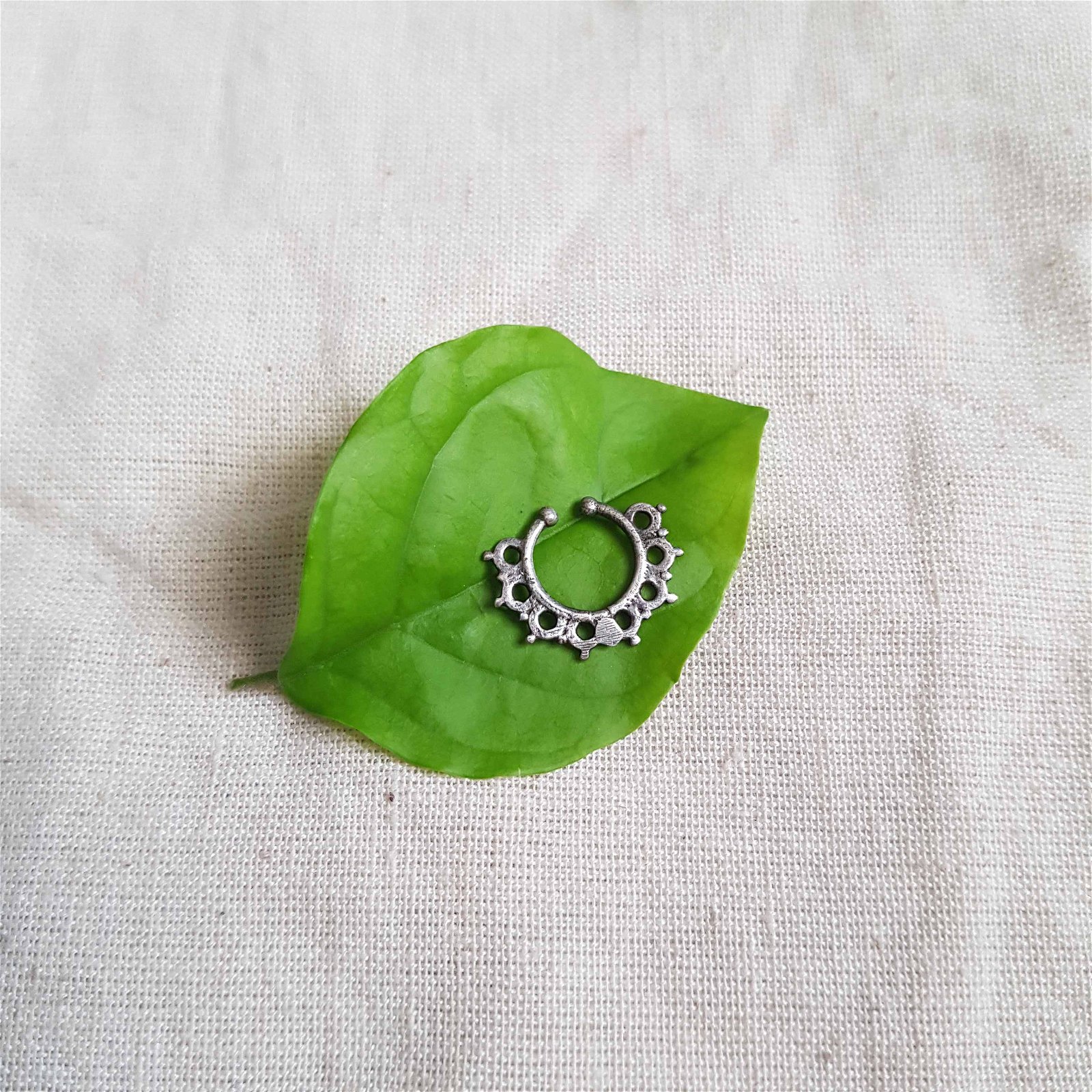 round flower septum ring